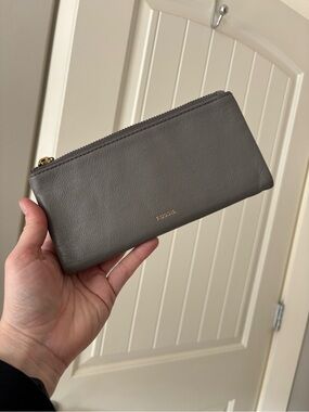 Fossil Gray Leather RFID Tab Wallet Zip Around Coin Pocket Continental Wallet